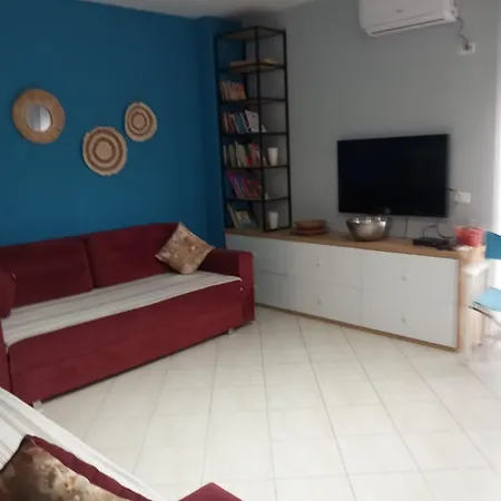 Sea View Lu-era Golem With Elevator