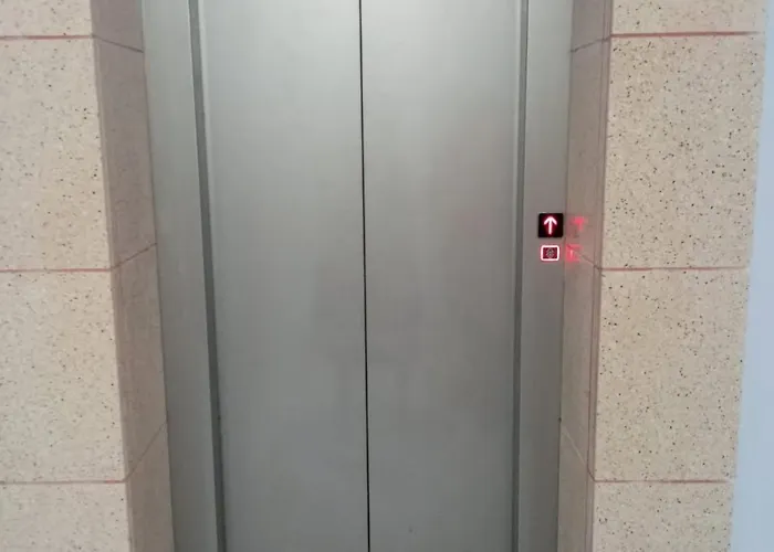 Sea View Lu-era Golem With Elevator